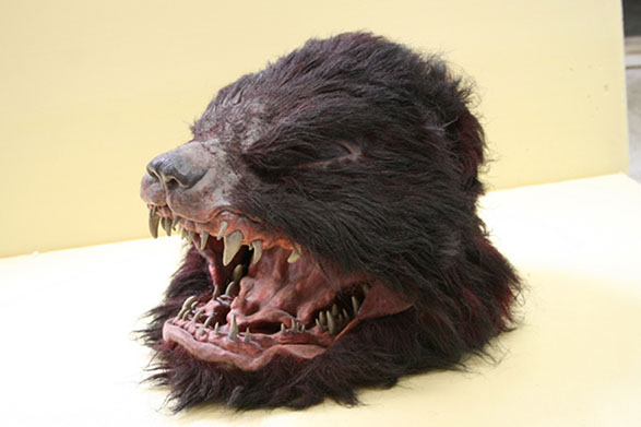 Animaux, chien factice , chat factice,singe, animatronic, loup,le pacte des loups, loutre animatronic,loutre,serpent,ours, loup mécanique, poule