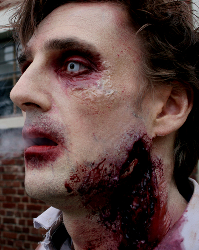 cabine-of-the-dead-design-et-application-maquillage-zombies-1